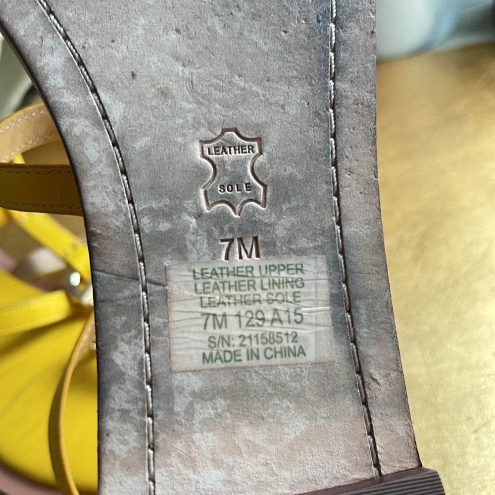 Tory Burch Toggle Flat Sandal in Gold Leather